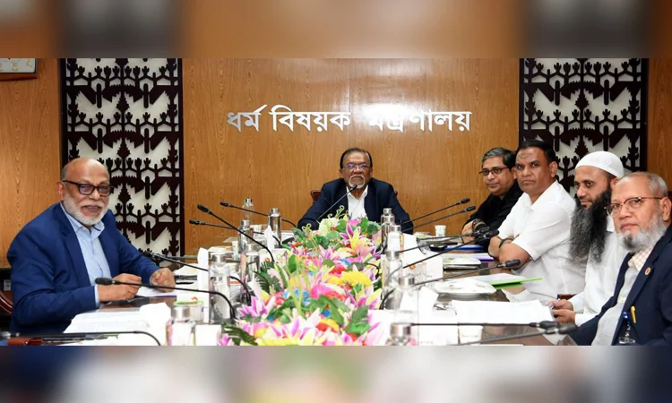 ইমাম-মুয়াজ্জিনসহ আড়াই লাখের বেশি ধর্মীয় কর্মী পাচ্ছেন মাসিক সম্মানি