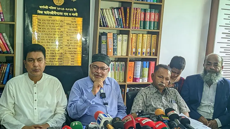 আসামিদের আইনি সহায়তা না দেওয়ার সিদ্ধান্ত রংপুর আইনজীবী সমিতির