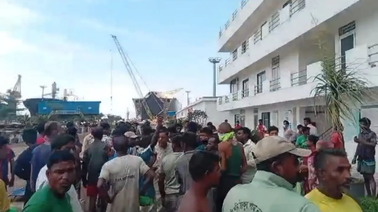 চট্টগ্রামের শিপইয়ার্ডে বিষাক্ত গ্যাস লিকেজ, নিহত ৩