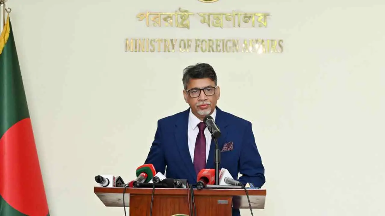 অনুকূল পরিবেশ না হলে ভারত যাবেন না প্রধানমন্ত্রী