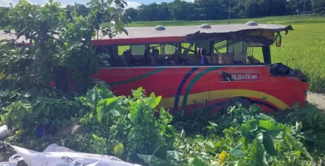সাত সকালেই সড়কে ঝরল ১৬ প্রাণ, দুই মহাসড়কে ভয়াবহ বাস দুর্ঘটনা