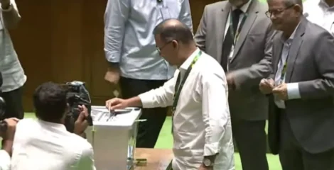 রাষ্ট্রপতি নির্বাচনে ভোট দিলেন প্রধানমন্ত্রী, স্পিকার ও বিরোধীদলীয় নেতা