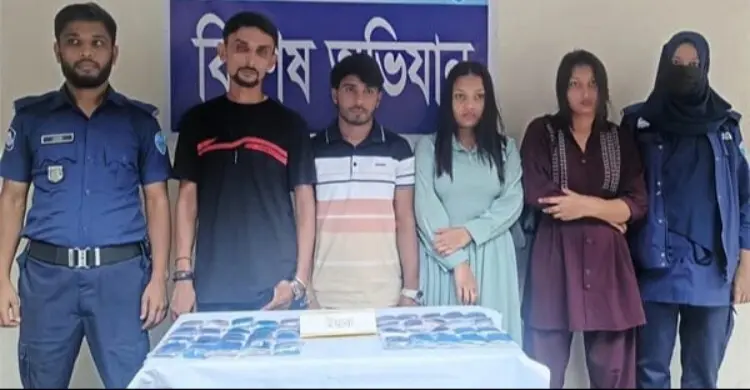 চট্টগ্রামে প্রাইভেটকারে ১৪ হাজার ইয়াবাসহ দুই নারীসহ চারজন আটক
