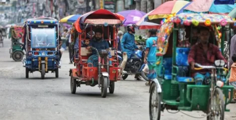 বন্ধ নয়, শৃঙ্খলায় আনতে অটোরিকশায় কিউআর কোড ও ডিজিটাল ট্র্যাকিং