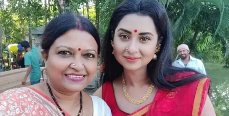 চয়নিকা চৌধুরীকে ‘আপুনি’ ডেকে বুবলীর ভালোবাসার বার্তা