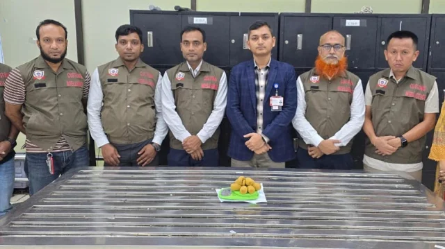 শাহজালালের ওয়াশরুমে সোয়া ৪ কেজি স্বর্ণসদৃশ পেস্ট উদ্ধার