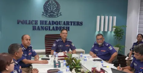দলীয় পরিচয় নয়, অপরাধী হিসেবেই ব্যবস্থা : আইজিপি
