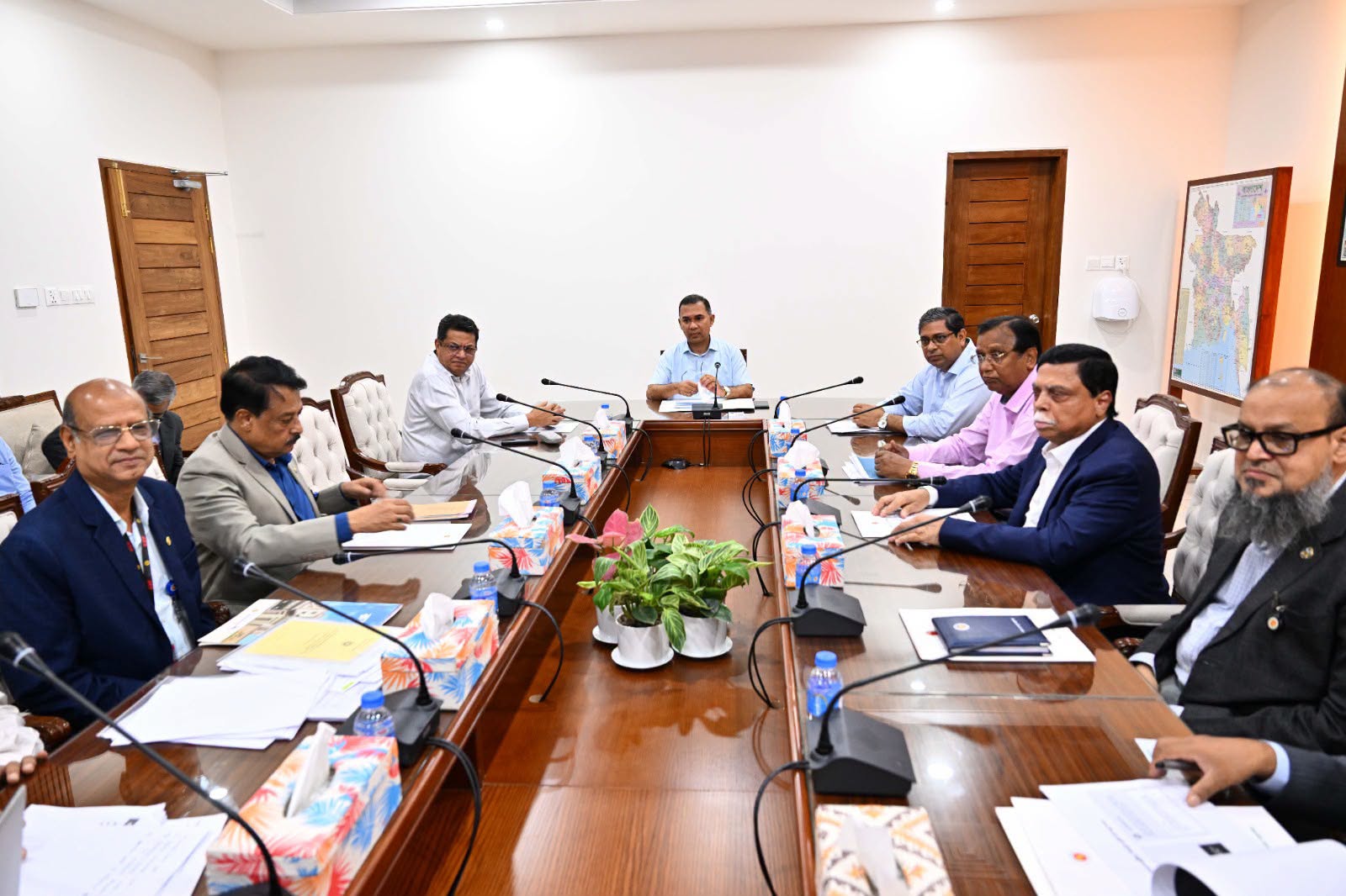রাজধানীর লেক দূষণ রোধে সমন্বিত উদ্যোগের নির্দেশ প্রধানমন্ত্রীর