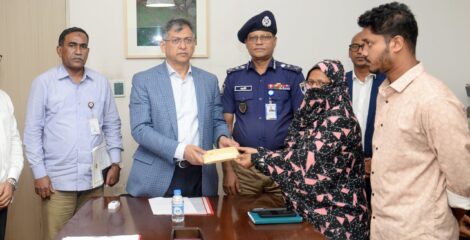এসআই আলতাফ হত্যায় জড়িতদের দ্রুত বিচার নিশ্চিত করা হবে : স্বরাষ্ট্রমন্ত্রী