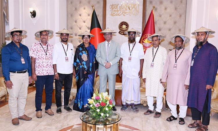 কৃষকদের স্বার্থে জাতীয় পর্যায়ে কেন্দ্রীয় সংগঠন গড়ার আহ্বান রাষ্ট্রপতির