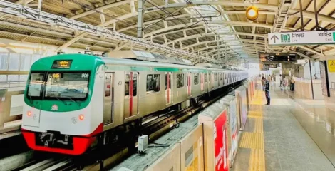 ঢাবিতে মেট্রোরেলের তারে কাপড়, ৪০ মিনিট বন্ধ ছিল মতিঝিল-উত্তরা চলাচল