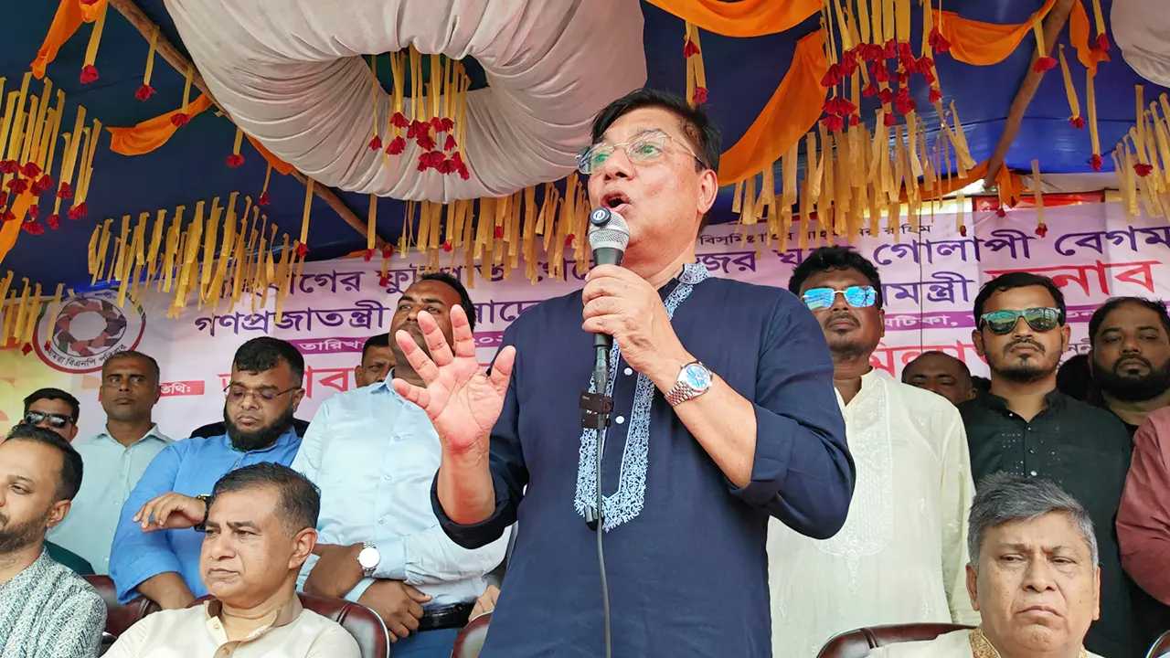 শেখ হাসিনা কালই আসুন, দুই হাতকড়া নিয়ে রিসিভ করব : পর্যটনমন্ত্রী