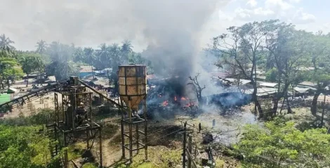 রাখাইনে বাজারে বিমান হামলা, নিহত ৪৯