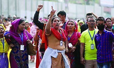 উত্তরায় পোশাক শ্রমিক-পুলিশ সংঘর্ষ, আহত অন্তত ৫০