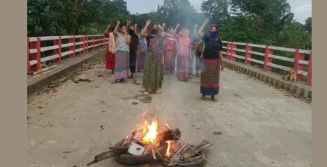 সাজেকে ফের সড়ক অবরোধ, গোলাগুলির খবর
