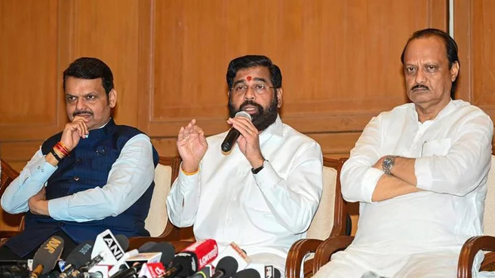 বিজেপি-শিবসেনার জোটে ফাটল, ৫০০ কোটি রুপির অডিও ঘিরে উত্তাল মহারাষ্ট্র