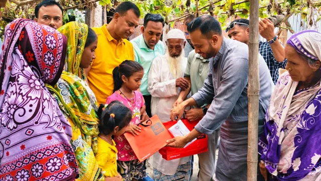 মা-বাবা হারানো পাঁচ মেয়ের পাশে প্রধানমন্ত্রী