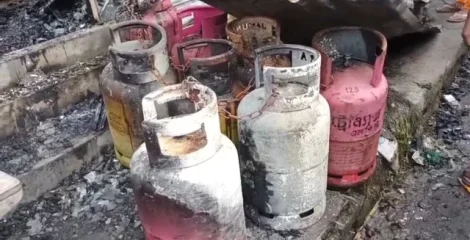 গাজীপুরে মধ্যরাতে ভয়াবহ আগুন, পুড়ল দোকান ও গুদাম