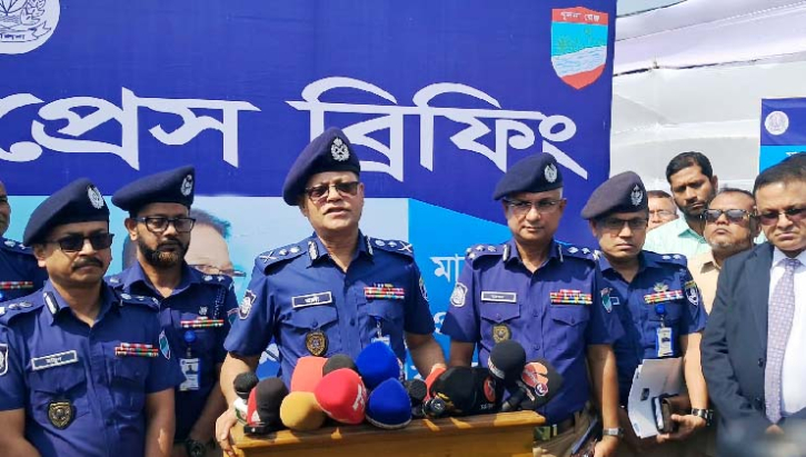 দুই মাসে ২৭ পুলিশ সদস্য বরখাস্ত, মাদক কারবারে জড়িত থাকার অভিযোগ