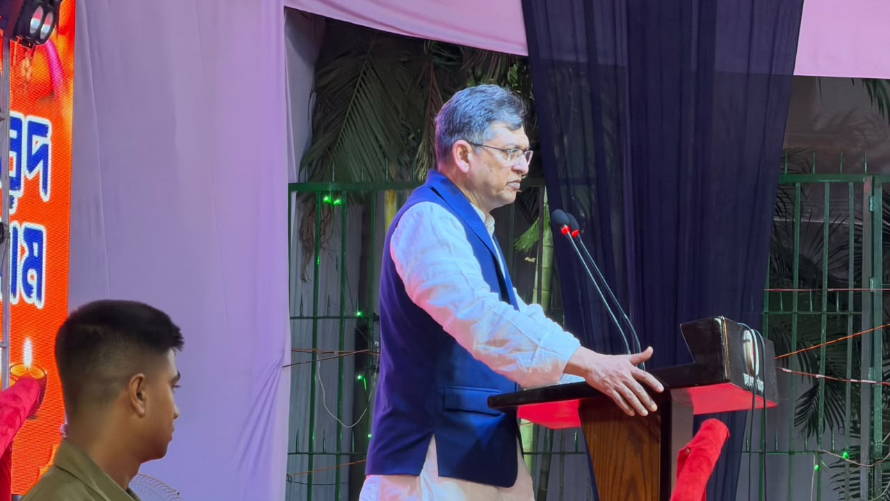 সব নাগরিকের সমান পরিচয় বাংলাদেশি : স্বরাষ্ট্রমন্ত্রী