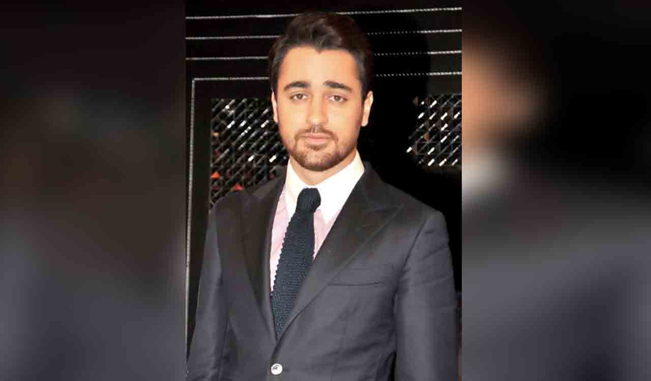 অভিনেতা ইমরান খানকে ভারত ছাড়ার নির্দেশ