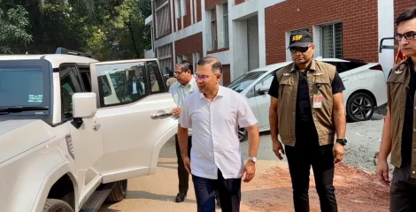 সাড়ে চার ঘণ্টায় রাজধানীর ১৩ স্থান পরিদর্শন প্রধানমন্ত্রীর