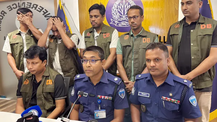 অটোরিকশাচালক সুমনের বিরুদ্ধে তাজমিনকে ধর্ষণ ও হত্যার অভিযোগ