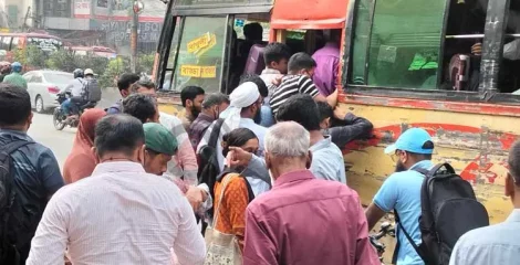 ছুটি শেষে চেনা রূপে ঢাকা, সড়কে যানজট-গণপরিবহনে উপচে পড়া ভিড়