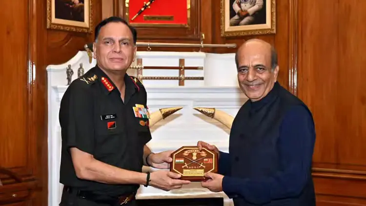 ভারতের সেনাপ্রধানের সঙ্গে বৈঠক হাইকমিশনার দীনেশ ত্রিবেদীর