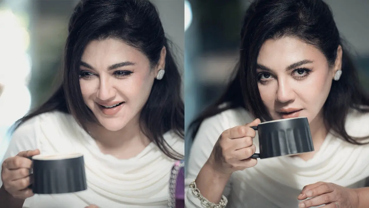 ভক্তদের কফির আমন্ত্রণ জানালেন জয়া