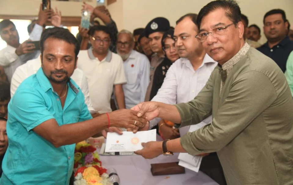 অপতথ্য রোধে গণমাধ্যমকর্মীদের ভূমিকা রাখার আহ্বান বিমানমন্ত্রীর