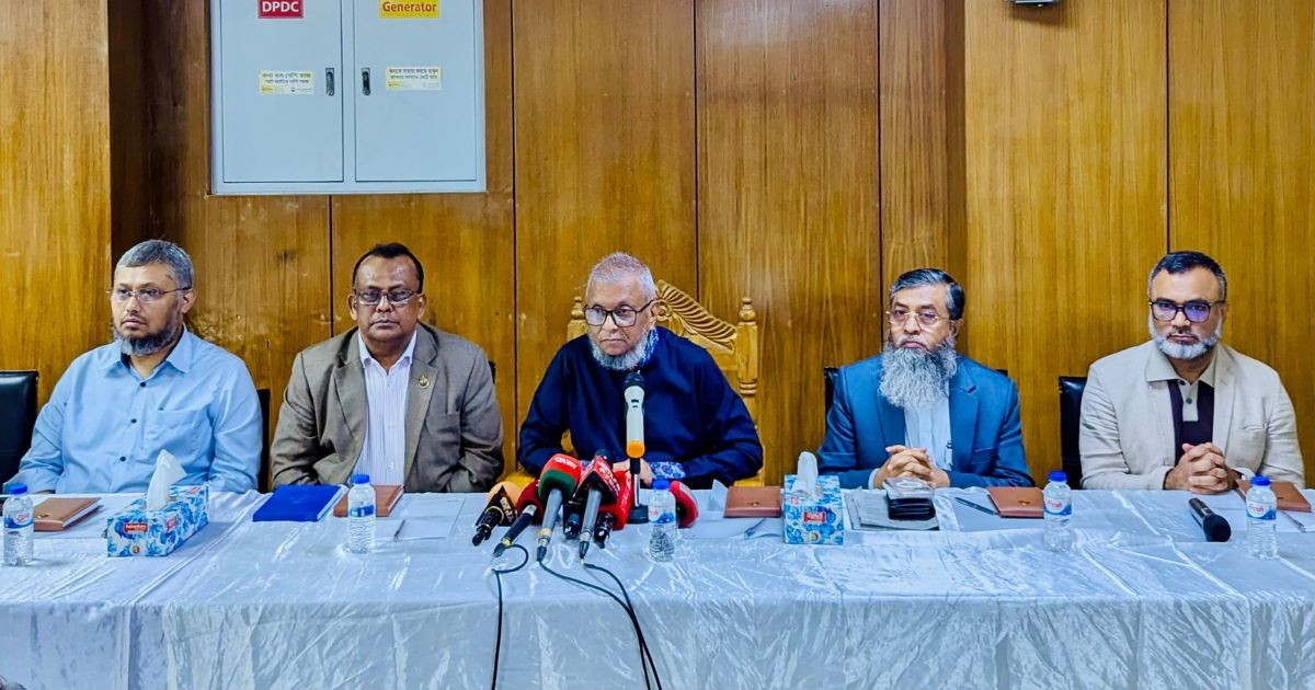 পোশাক শ্রমিকদের নতুন মজুরি নির্ধারণে বোর্ড গঠন রোববার