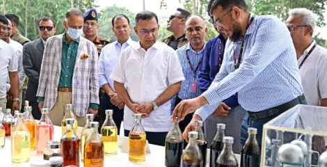 মানববর্জ্য ও কৃষিজ অবশিষ্টাংশ থেকে জ্বালানি তেল উৎপাদনের প্রকল্প দেখলেন প্রধানমন্ত্রী