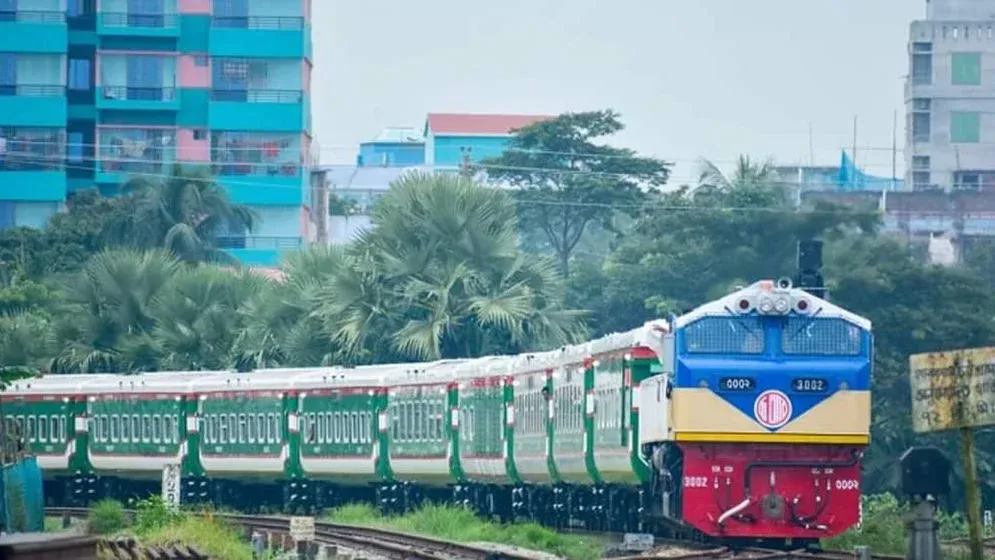 এবার নিজ স্টেশন থেকেই কক্সবাজার, মহানগর এক্সপ্রেসের আসন ও ভাড়া জানুন