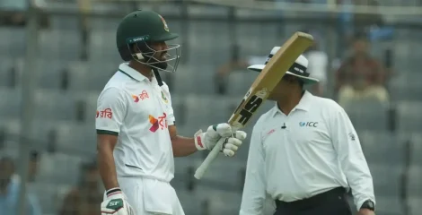 আবারও আলোকস্বল্পতায় বন্ধ খেলা, সেঞ্চুরি থেকে ১ রান দূরে সাদমান