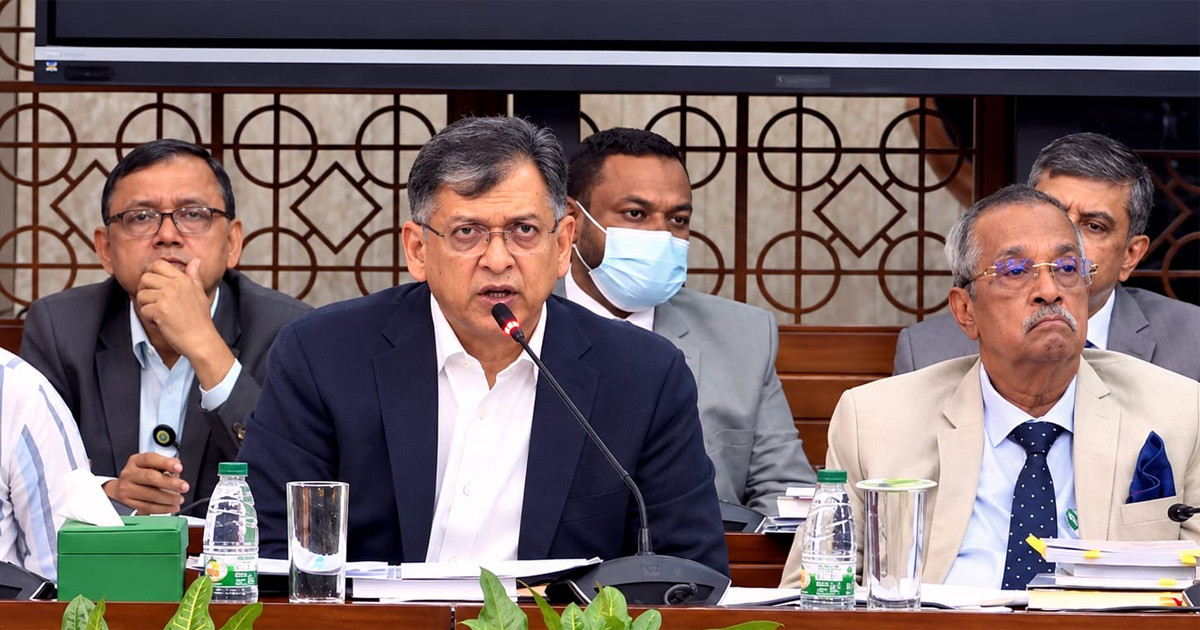 রাষ্ট্রপতি-প্রধানমন্ত্রীর ক্ষমতায় ভারসাম্য আনতে সংবিধান সংশোধনের উদ্যোগ