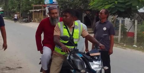 প্রধানমন্ত্রীর নির্দেশে বাসায় পৌঁছে দেওয়া হলো শিক্ষককে