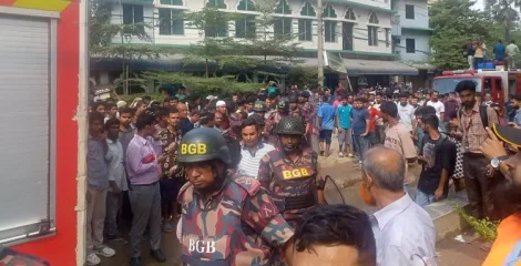 টঙ্গীতে ওষুধ কারখানায় ভয়াবহ আগুন, নিয়ন্ত্রণে ২০ ইউনিট