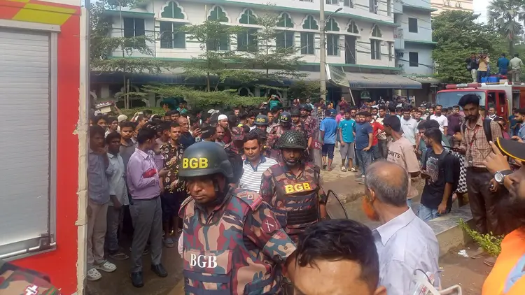 টঙ্গীতে ওষুধ কারখানায় ভয়াবহ আগুন, নিয়ন্ত্রণে ২০ ইউনিট