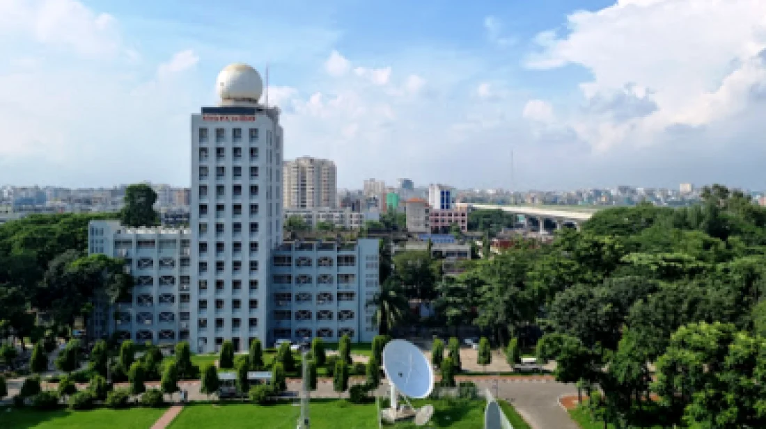আট বিভাগেই বৃষ্টি ও বজ্রপাতের পূর্বাভাস, কমতে পারে তাপমাত্রা